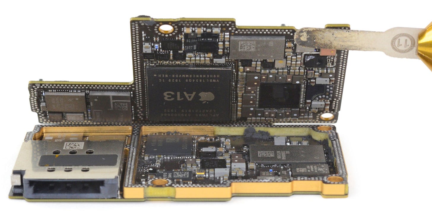 Placa base del iPhone 11 Pro Max, con el A13