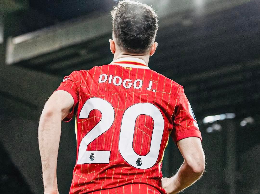 May be an image of 1 person, playing football, playing American football and text that says "20 2 20 DIOGO J."