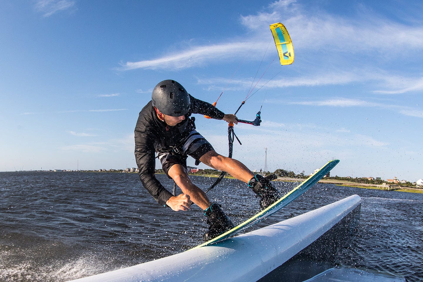 Kitesurf Schutzausrüstung | Westen & Helme – Surfshop Kiel
