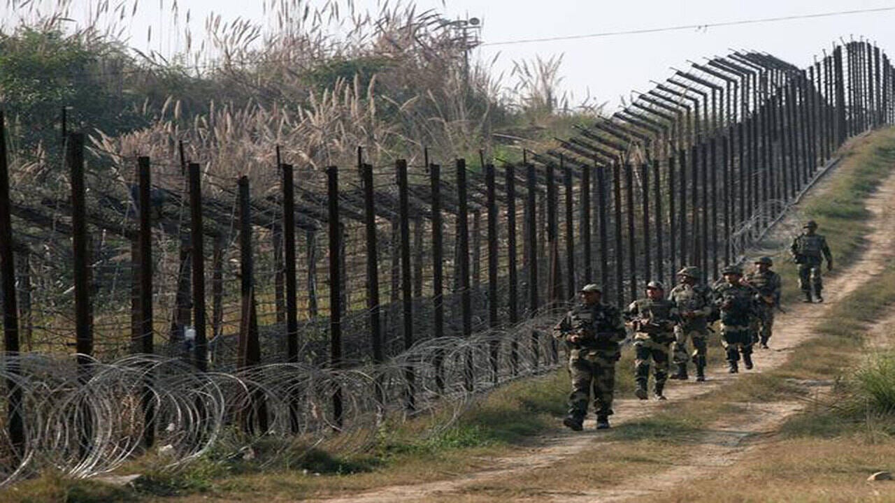 Rajnath to launch India's first 'smart fence' project along India-Pak border  tomorrow | India News - Times of India