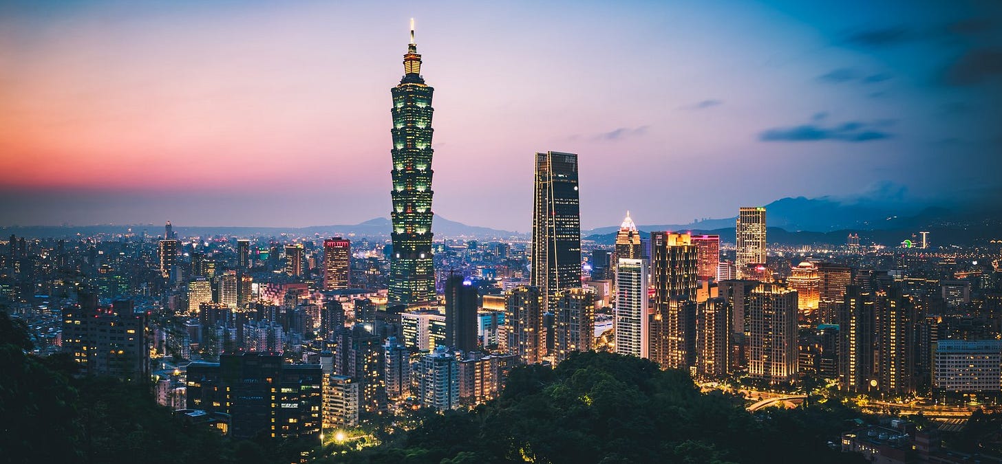 Skyline at Taipei, Taiwan Skyline at Taipei, Taiwan
