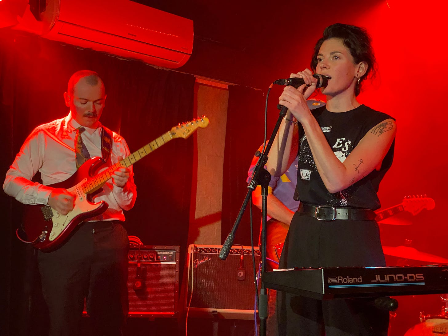 Ceefax band Ceefax band