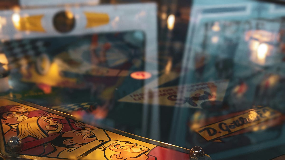 遊びとゲームの本棚（WORKSIGHTプリント版・22号「ゲームは世界 A–Z 