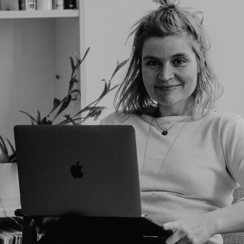 Barefoot in the Dark: Online Dating mit 40