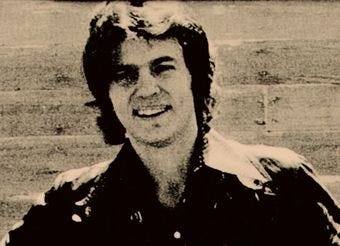 Edward Louis Severson jr, el verdadero padre de Eddie Vedder (Pearl Jam) y  protagonista de su canción "Alive"...