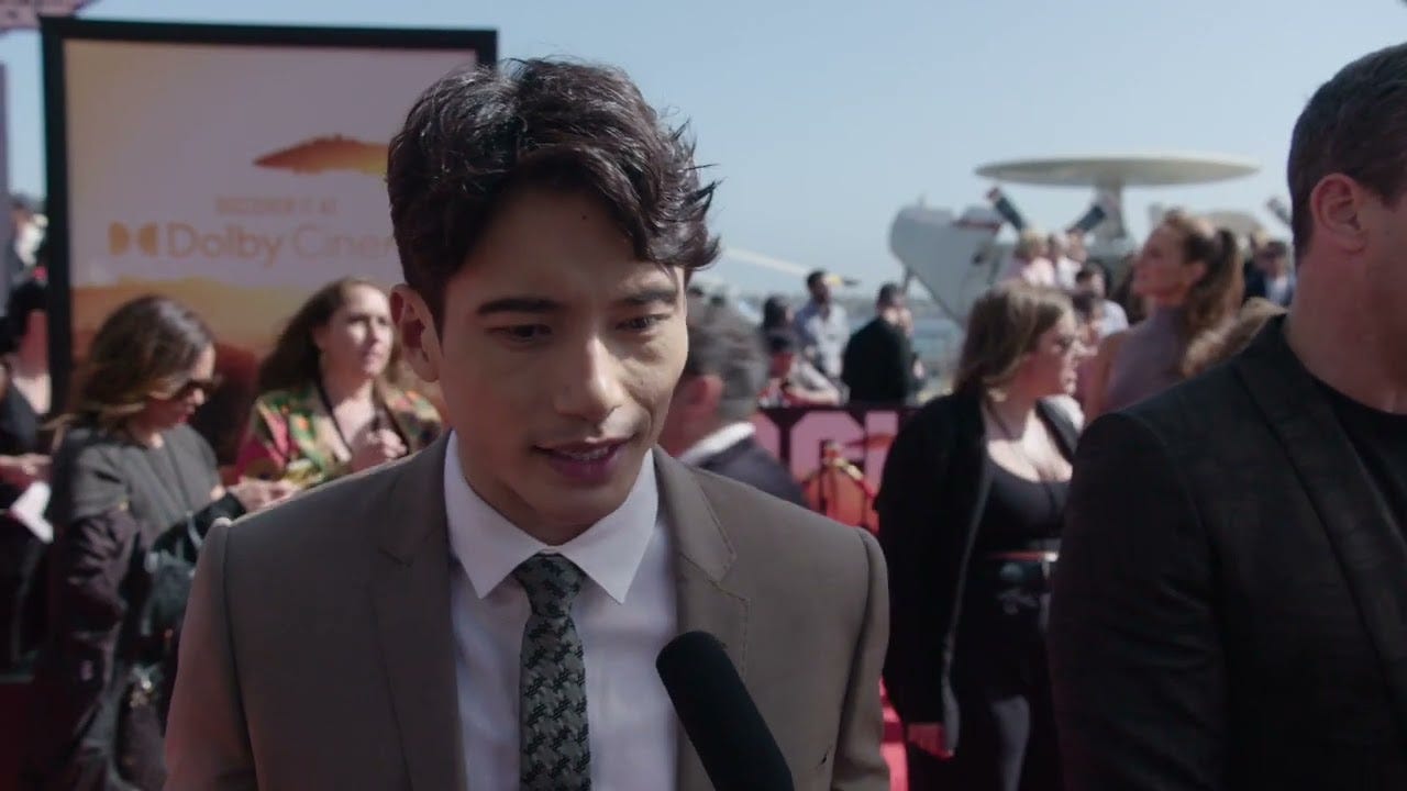 Top Gun Maverick Premiere Manny Jacinto - YouTube Top Gun Maverick Premiere Manny Jacinto - YouTube