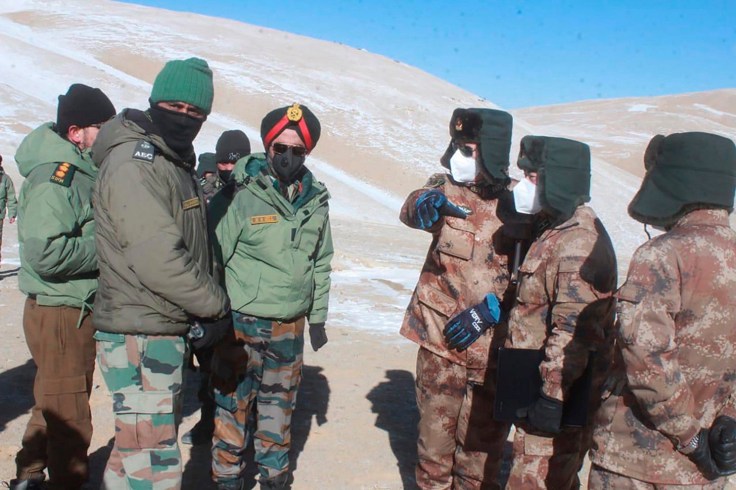 <p>India and China hold a meeting at Pangong lake region in Ladakh on the India-China border in 2021 </p>