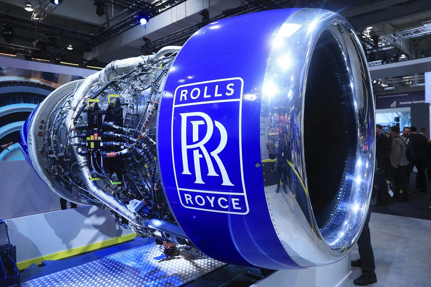Rolls-Royce Backs 2025 Outlook, Says Tariffs Are Manageable - Bloomberg
