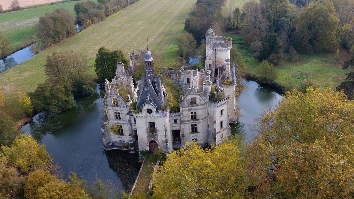 Château de la Mothe_©Guillaume Souvant/www.dynaimage.cdn.cnn.com