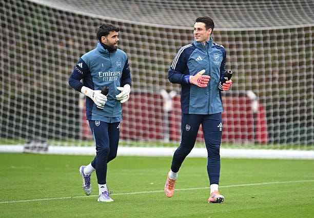 https://media.gettyimages.com/id/2247936435/photo/london-colney-england-david-raya-and-kepa-arrizabalaga-of-arsenal-during-a-training-session.jpg?s=612x612&w=0&k=20&c=MoccYxLgQ2AuYCpw8ErNIjWgnyqCTdyl8Aby-MMZ1a4=