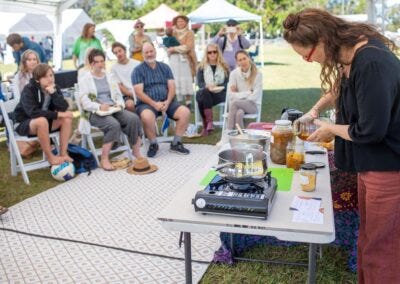 heidi - demonstration-calendula oil