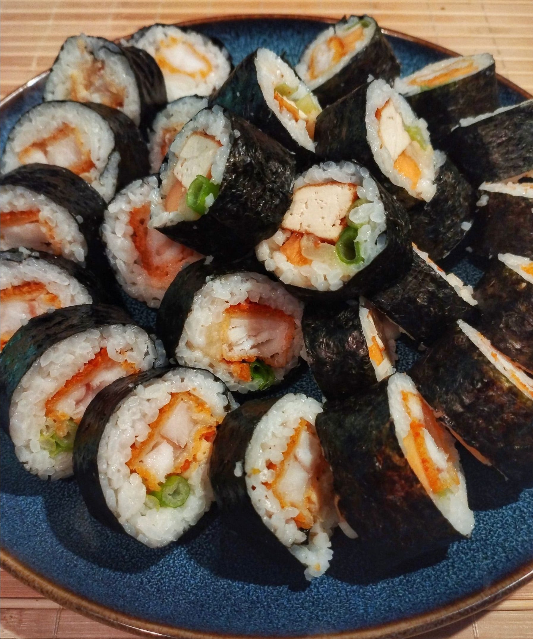 Sargish sargish surat Rus yigit bilan koreys porno