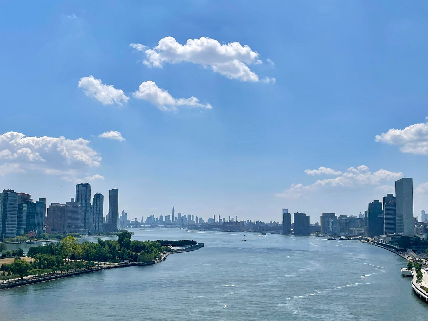 Manhattan downtown view from 59th street bridge