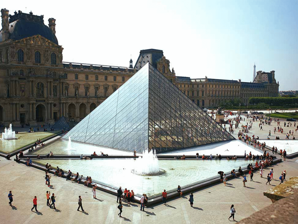 Louvre fecha temporariamente em protesto contra o turismo em massa e pressiona por soluções
