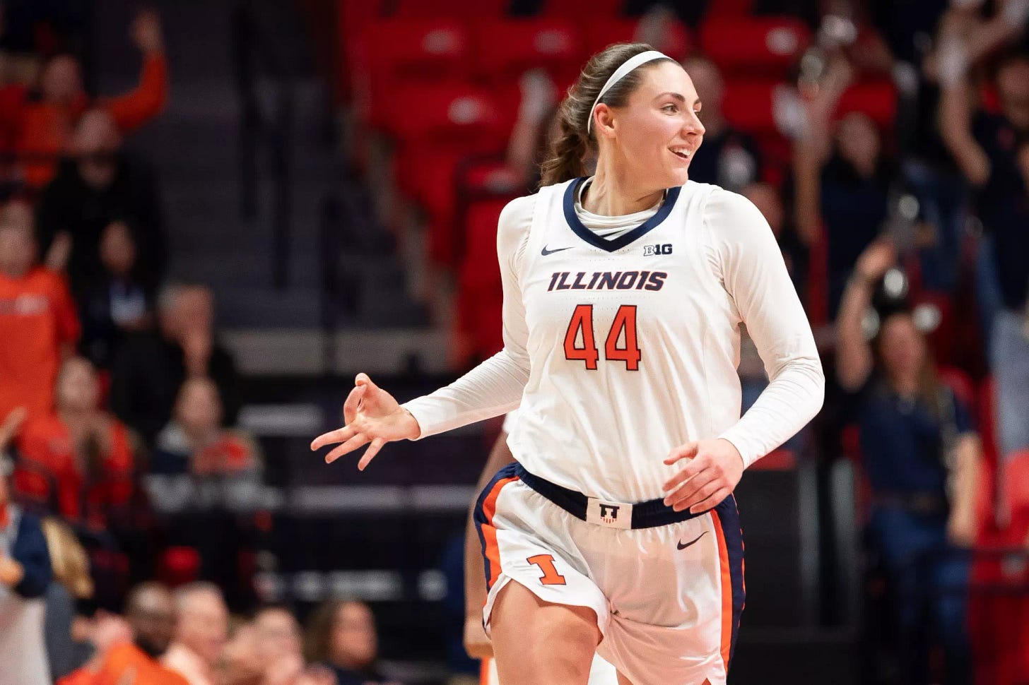 Inside the Huddle | 'I Want To Be Someone Little Kids Can Look Up To':  Bostic Serves as Role Model, Inspiration for Younger Generations in Senior  Season - University of Illinois Athletics