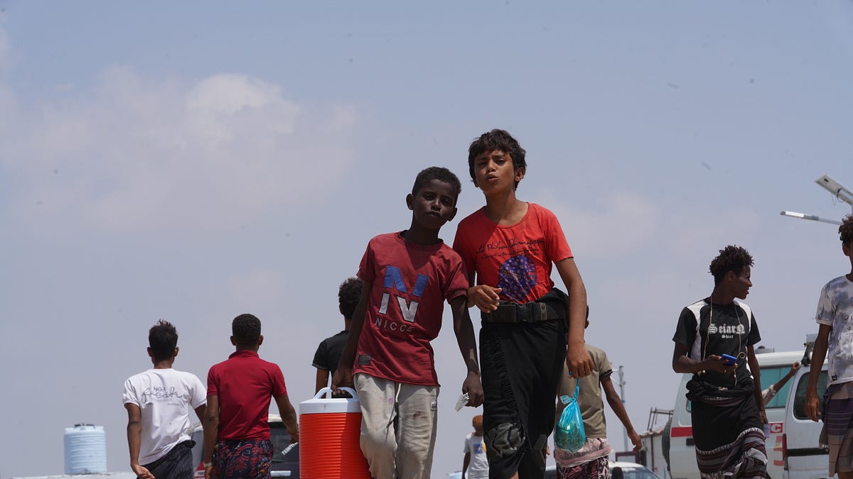 Cover art for Hospitals in Gaza face power shutdowns; U.S. polling firm admits fabricating data; Water crisis in Yemen