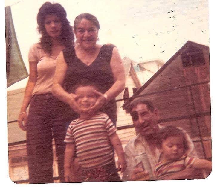 Tía Yolanda - Nana - my face getting mushed - Jojo - Jesse Tía Yolanda - Nana - my face getting mushed - Jojo - Jesse