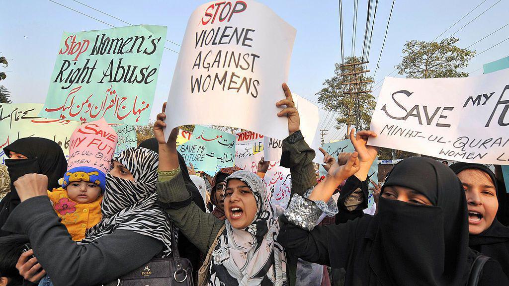 Women protesting honour killings in Pakistan Women protesting honour killings in Pakistan