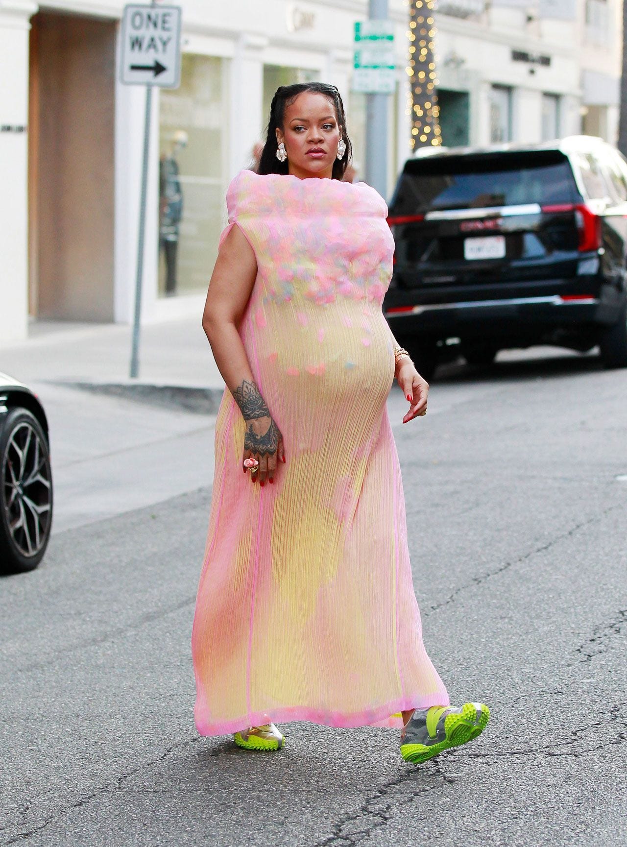 Rihanna's Latest Pregnancy Look Is Her Most Controversial Yet—And Thank God  | Vogue
