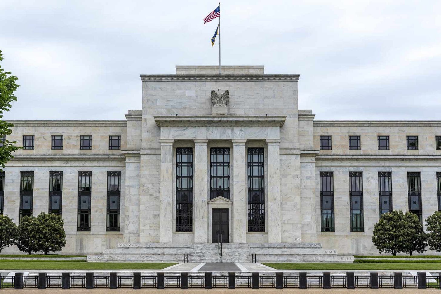 Federal Reserve System (FRS): Functions and History Federal Reserve System (FRS): Functions and History