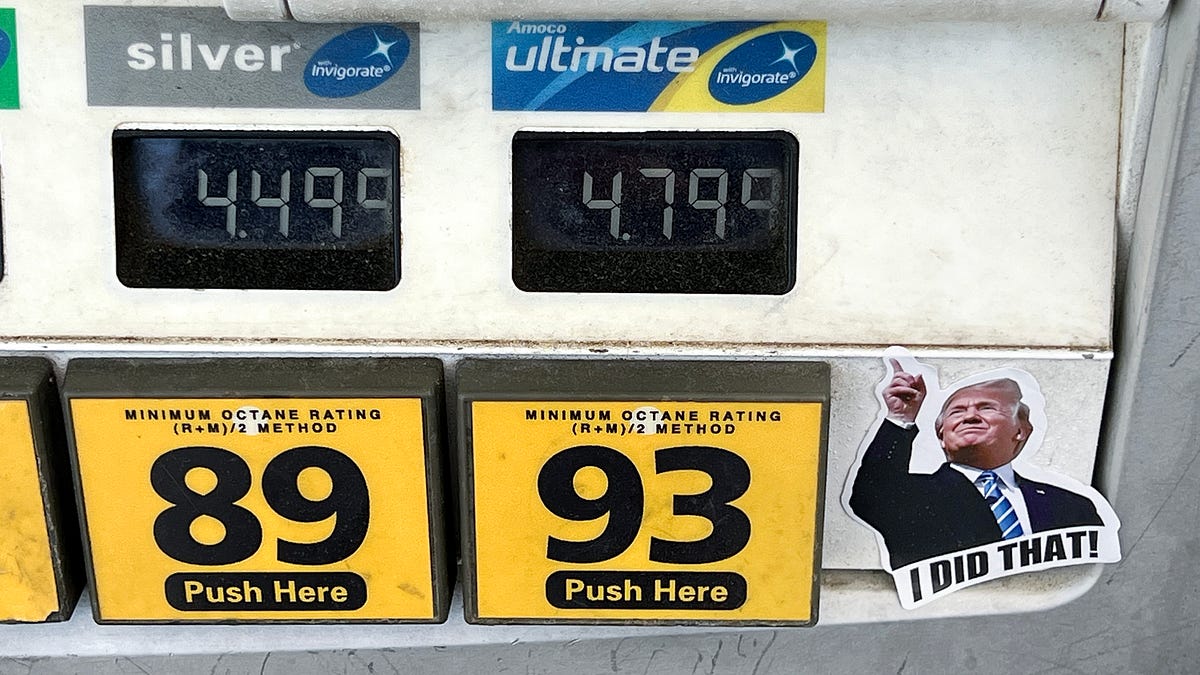 Trump's Polling Collapse, the ICE Arrest Warrant, and the Revenge Tour Lands in Kentucky
