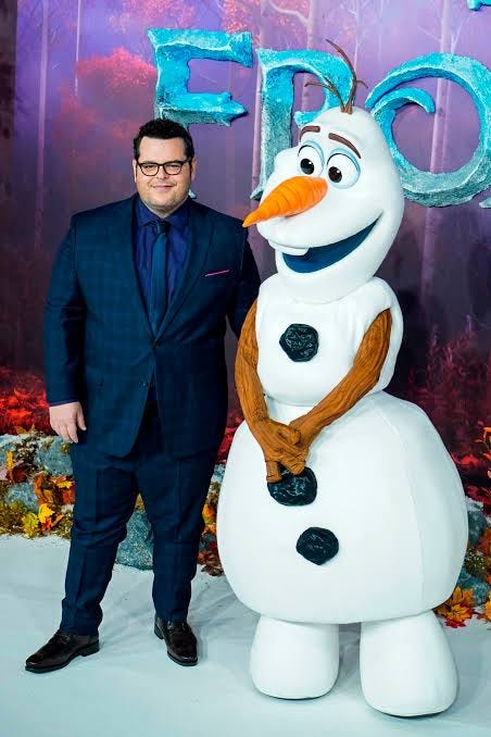 Josh Gad Talks Using His Normal Voice for Olaf in 'Frozen'