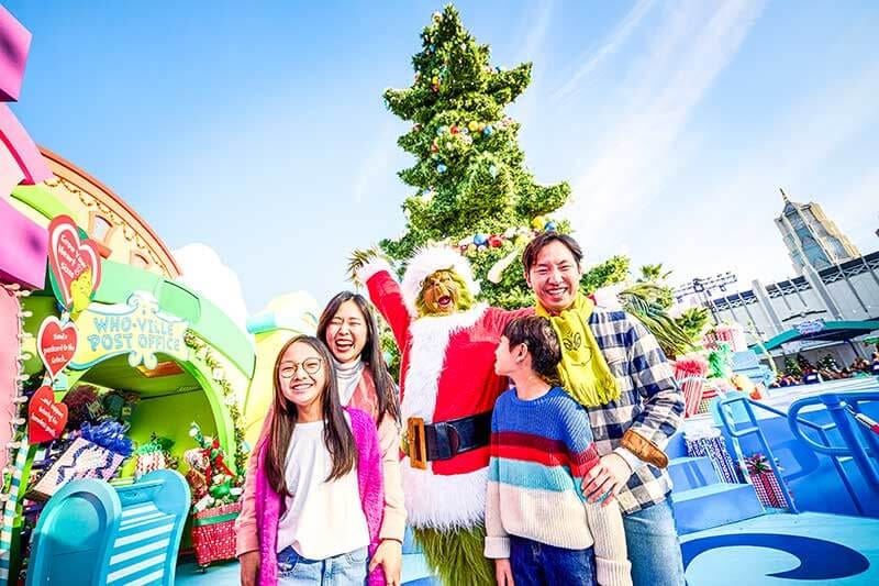 Weekly News Roundup - Holidays at Universal Studios Hollywood with the Grinch
