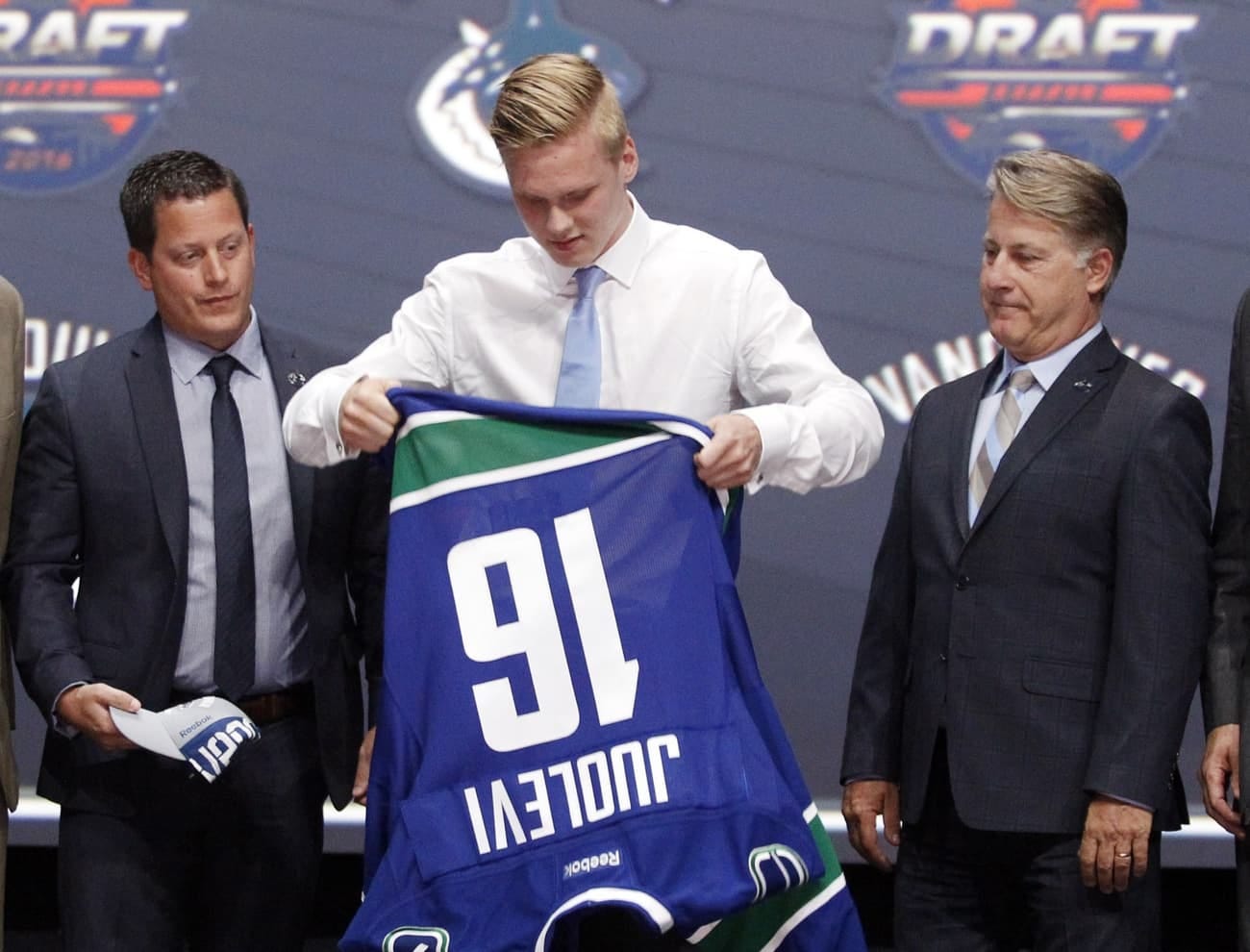 Report: Canucks owner Francesco Aquilini was 'livid' when Jim Benning took Olli  Juolevi over Matthew Tkachuk