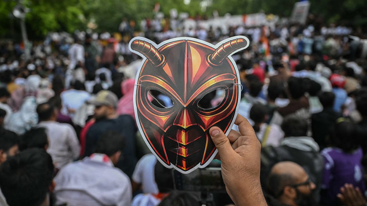 Young Indian Protesters Force Cabinet Minister to Resign After Five-Week Demonstration