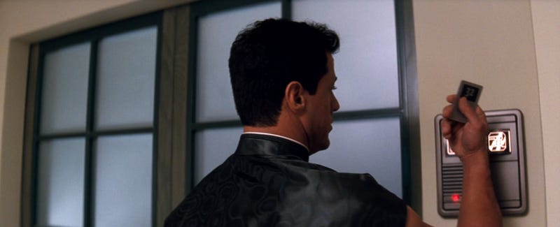 How the 1993 Movie "Demolition Man" Perfectly Predicted (and Ridiculed) Today's Society 6 demolition7 How the 1993 Movie "Demolition Man" Perfectly Predicted (and Ridiculed) Today's Society
