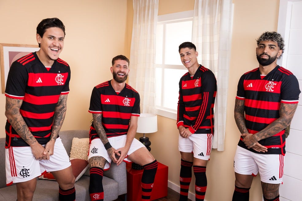 Com Pedro, Gabigol e Cristiane de modelos, Flamengo lança uniforme; manga  longa volta 📷 | flamengo | ge