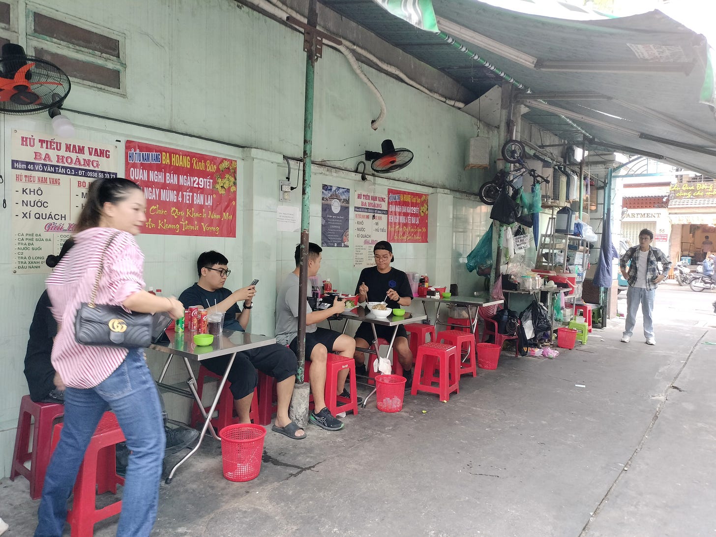 pho saigón district 3 vietnam street food