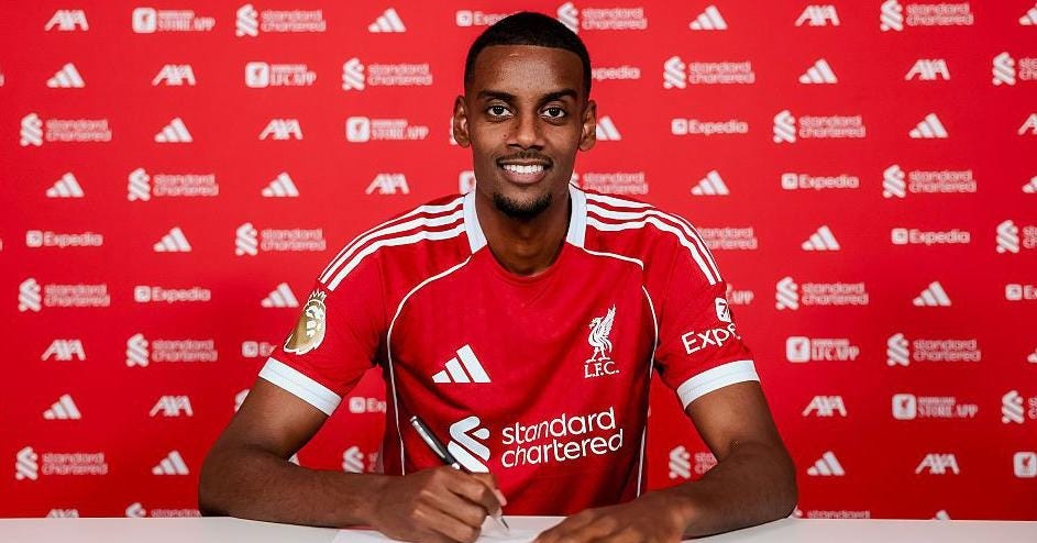Alexander Isak in Newcastle United colours