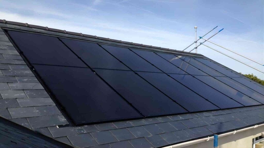 Full Black Solar Panels Are Becoming the New Normal - Professional  Distributed PV Module Manufacturer