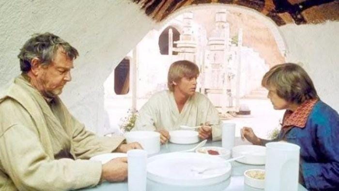 Luke Skywalker eating breakfast in Star Wars: A New Hope