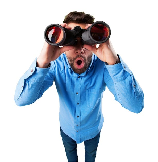 Free Photo | Suprised man with binoculars