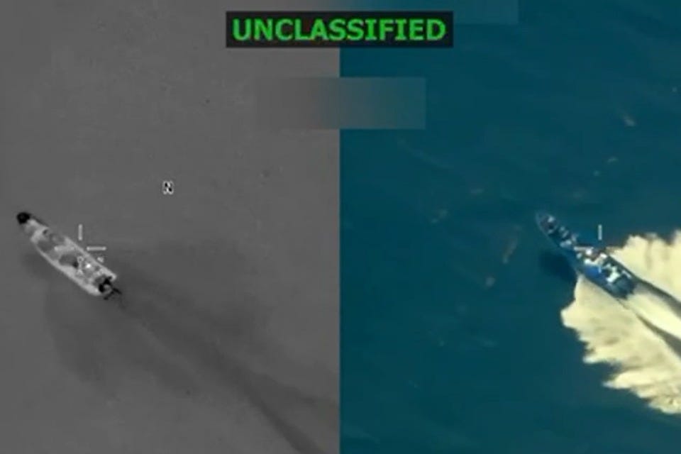 Puede ser una imagen de helicóptero, submarino y texto que dice "UNCLASSIFIED" Puede ser una imagen de helicóptero, submarino y texto que dice "UNCLASSIFIED"