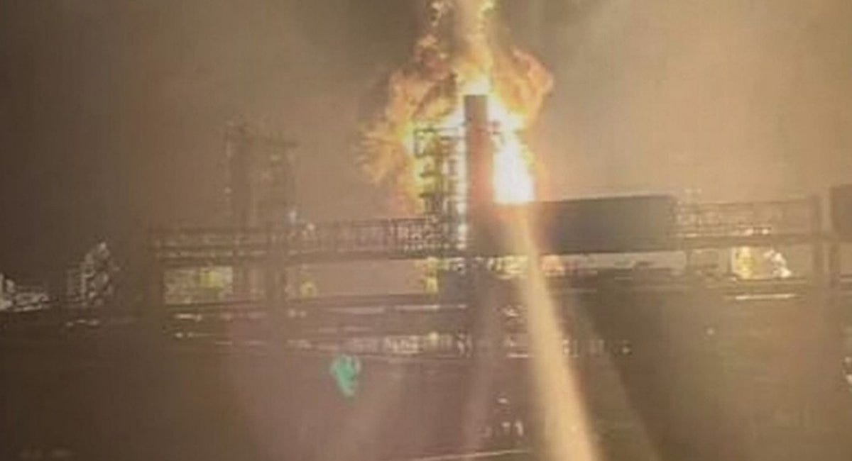 KirishinefteorgsintezRefinery_01.jpg KirishinefteorgsintezRefinery_01.jpg