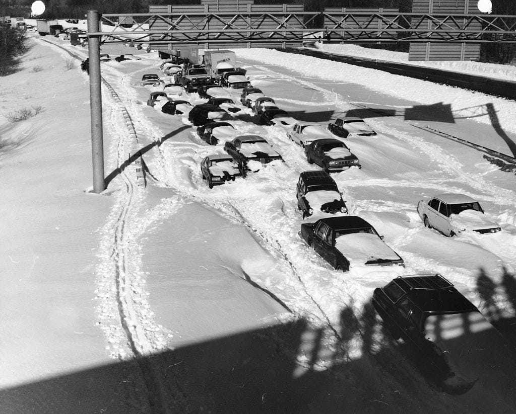 A Groundhog Day Snowstorm And Other Historic Blizzards - Farmers' Almanac -  Plan Your Day. Grow Your Life.