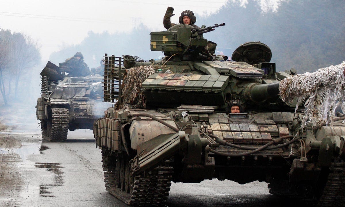 Russian forces tighten hold on Kyiv in attempt to topple government | Russia  | The Guardian