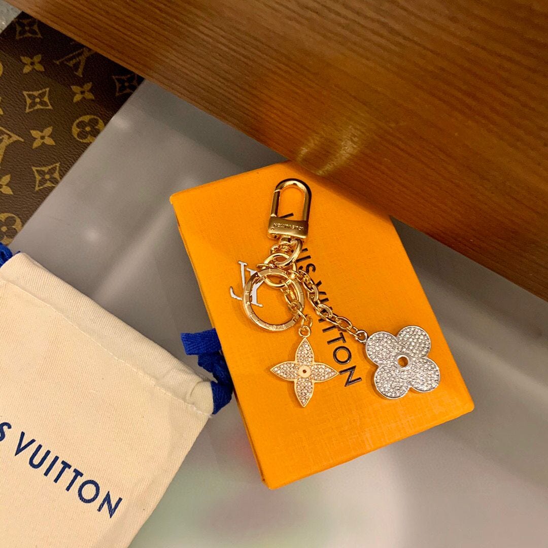 Louis vuitton monogram keychains bag charms 2022 ss - Artofit Louis vuitton monogram keychains bag charms 2022 ss - Artofit
