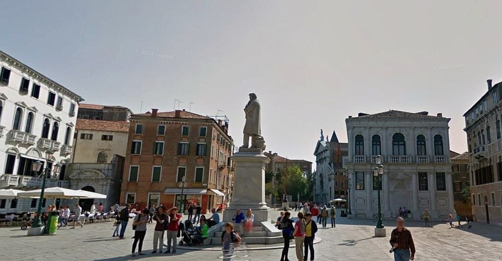 Campo Santo Stefano Venezia