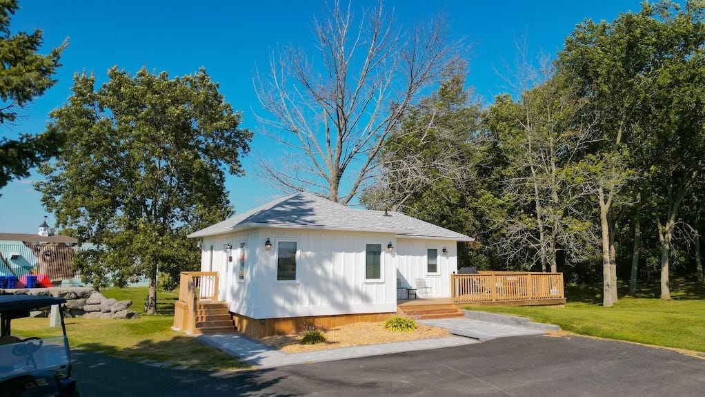 The Jones House | 4 Person Hotel-Style - Corbyville | Vrbo