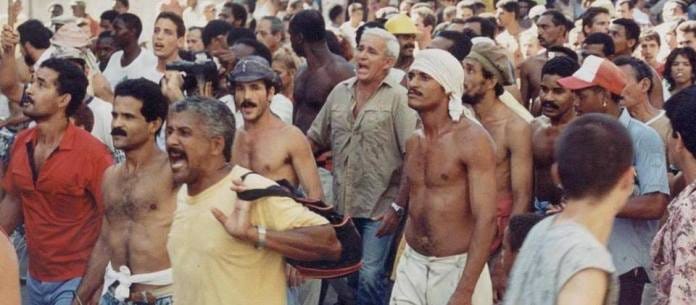 The Maleconazo Seen Through the Blinds / 14ymedio, Ignacio Varona – Translating Cuba The Maleconazo Seen Through the Blinds / 14ymedio, Ignacio Varona – Translating Cuba