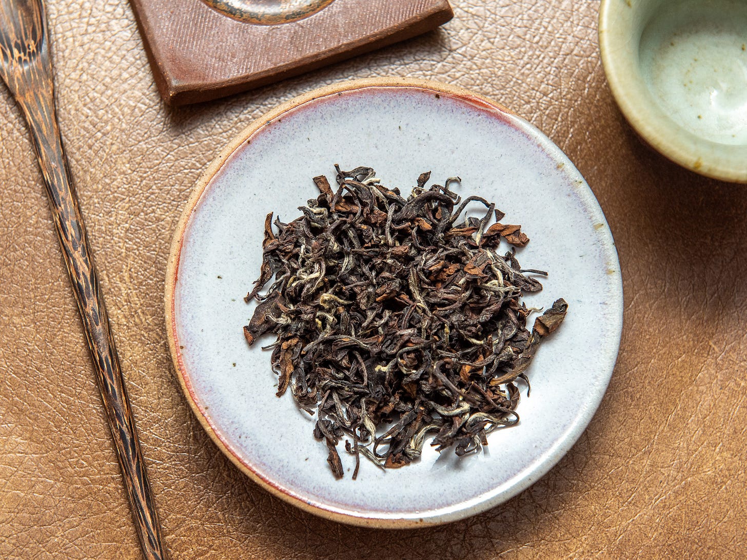 ID: Oriental Beauty oolong dry leaf