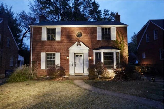A casa em St. Louis que já abrigou Roland Doe, vista em 2015. A casa em St. Louis que já abrigou Roland Doe, vista em 2015.