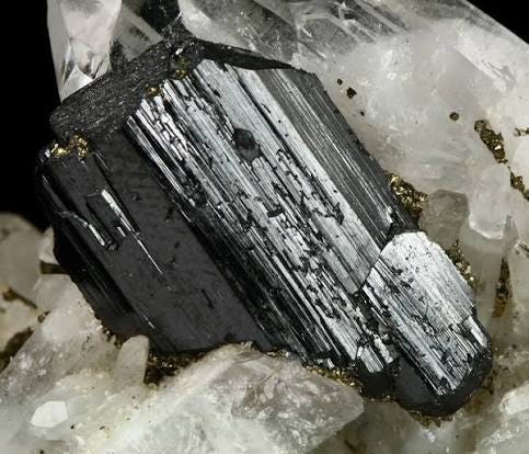 Tungsten: Mineral information, data and localities. Tungsten: Mineral information, data and localities.