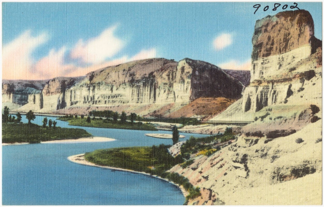 Toll Gate Rock and the Palisades, along Green River and Hwy. U.S. 30 (Lincoln Highway) in Wyoming near the town of Green River. Toll Gate Rock and the Palisades, along Green River and Hwy. U.S. 30 (Lincoln Highway) in Wyoming near the town of Green River.