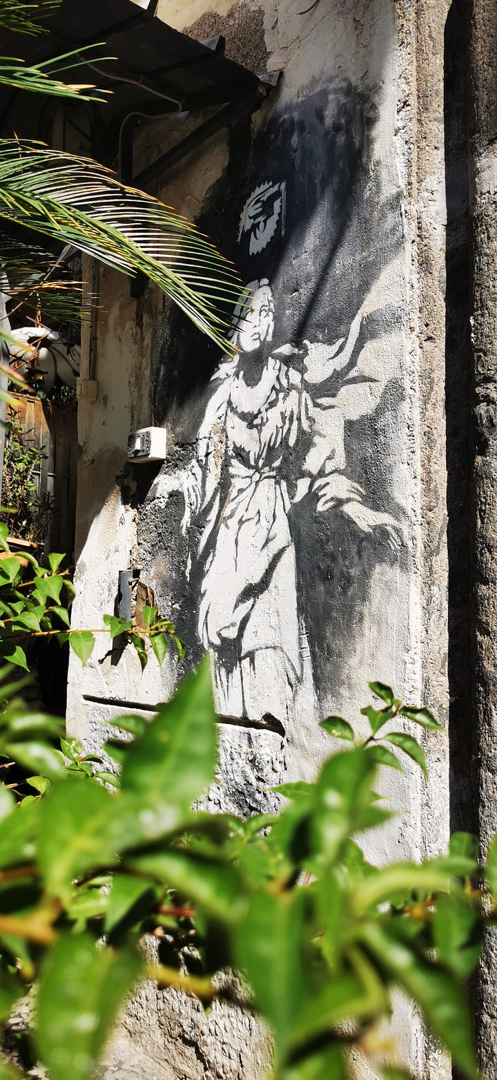 Radom photos of Napoli city center