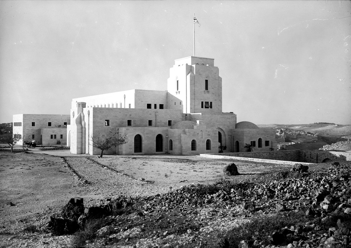 File:GovHouse.jpg - Wikimedia Commons